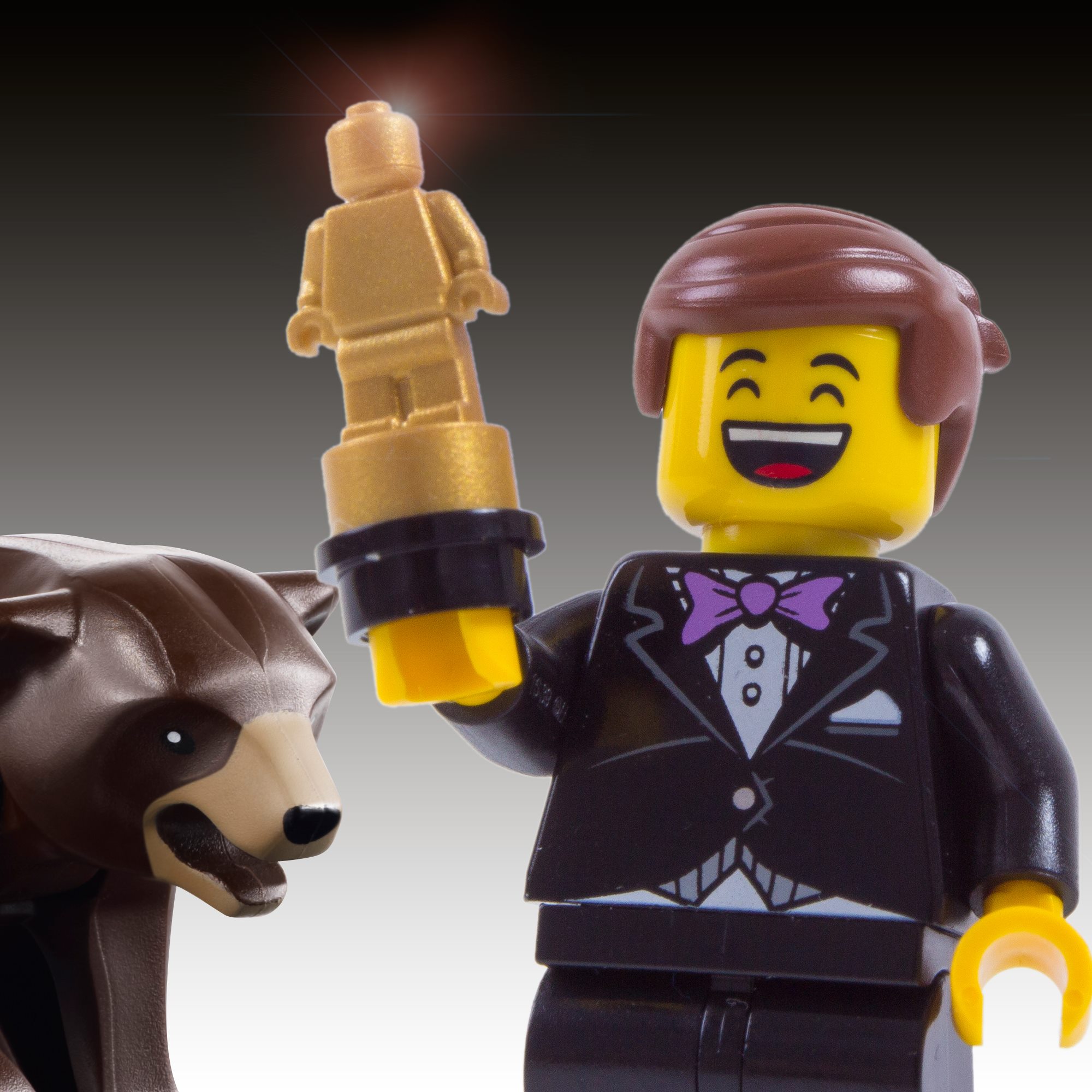figurka lego lenardo dicaprio trzymająca oscara za film zjawa, dlatego w jej pobliżu stoi niedźwiedź z tego filmu